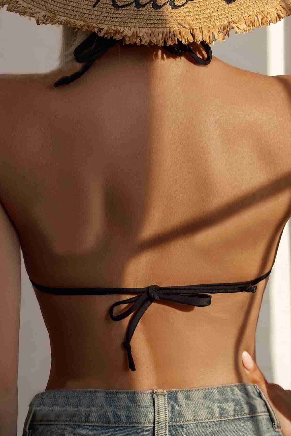Angelsin Siyah Boyundan Bağlamalı Üçgen Bikini Üstü Siyah