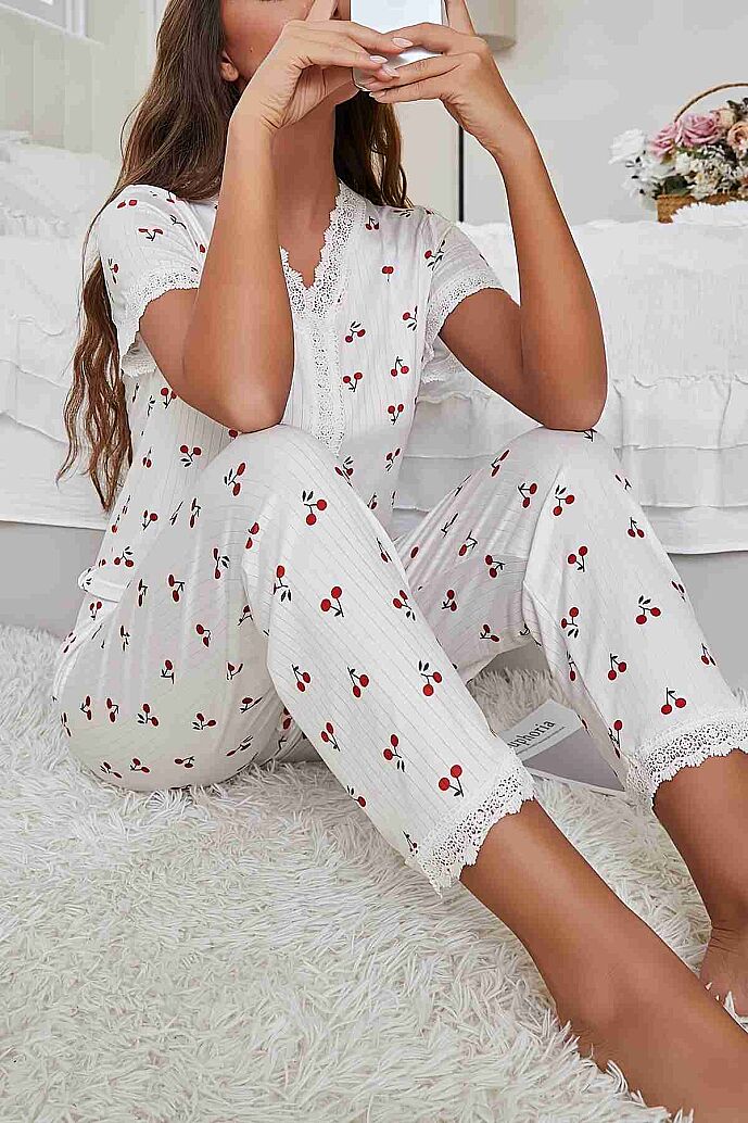 Merry See Özel Örme Kumaş Güpür Dantelli Kiraz Baskılı Kısa Kollu Pijama Takımı Beyaz - 5