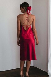 Merry See Sırt Dekolteli Uzun Saten Gecelik Elbise Kırmızı - Thumbnail